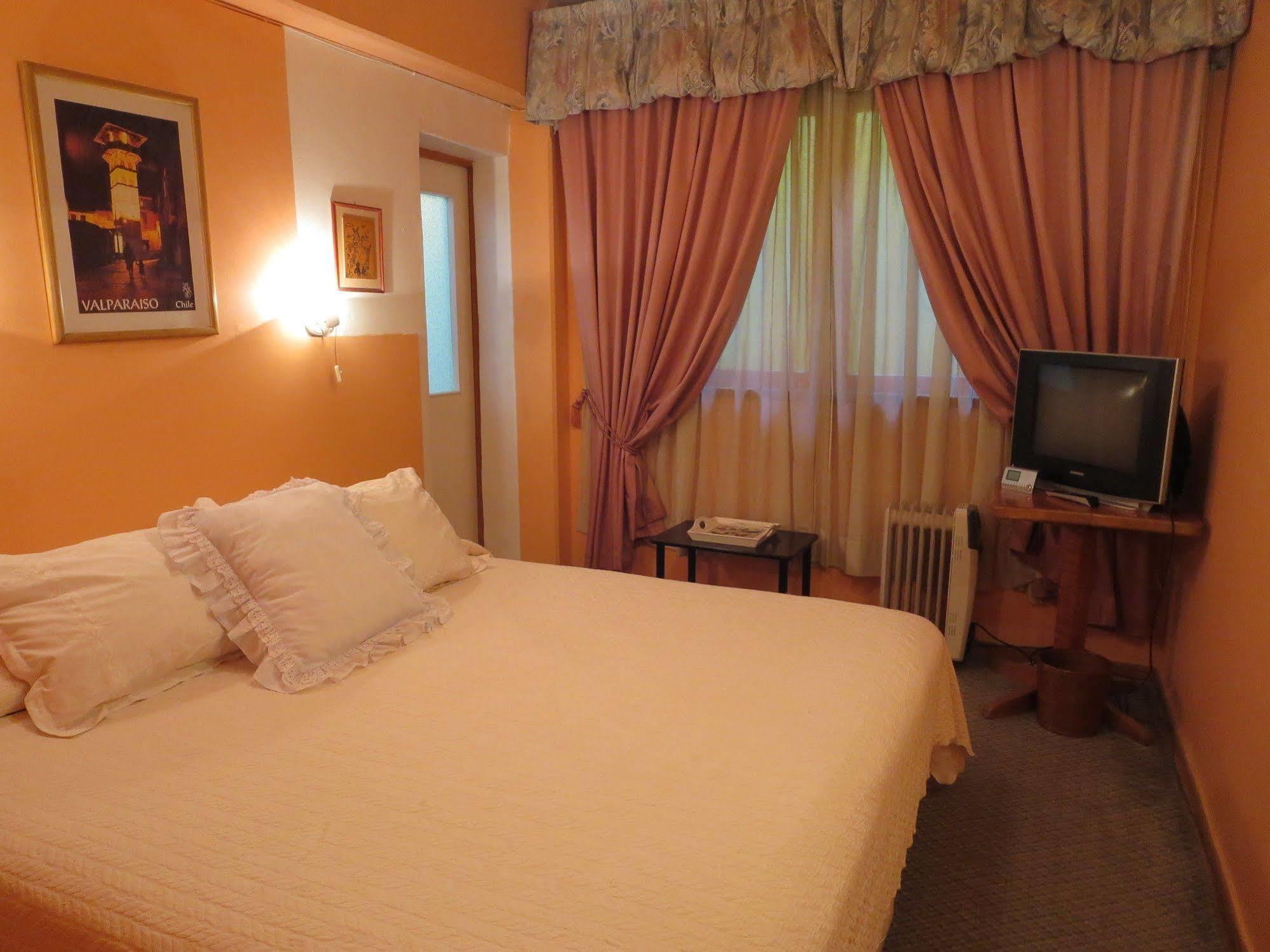 Marilu 'S Bed And Breakfast Hostelサンティアゴ エクステリア 写真